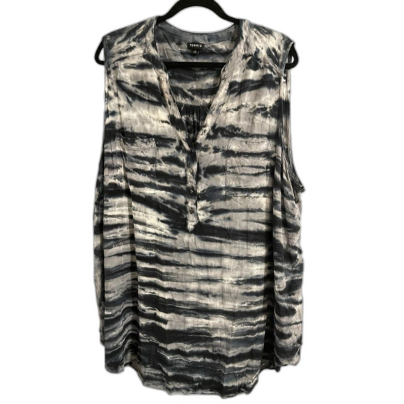 Torrid Women's Black and White Sleeveless Blouse - Picture 1 of 5